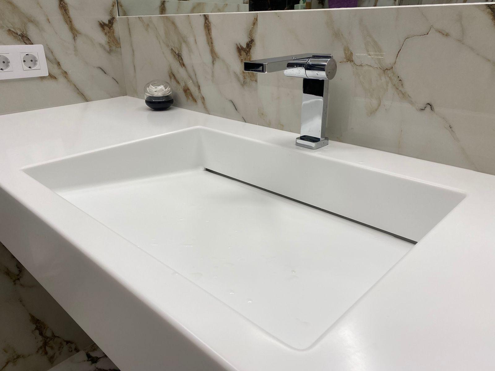 Как выбрать идеальный материал под изготовление столешницы для ванной комнаты