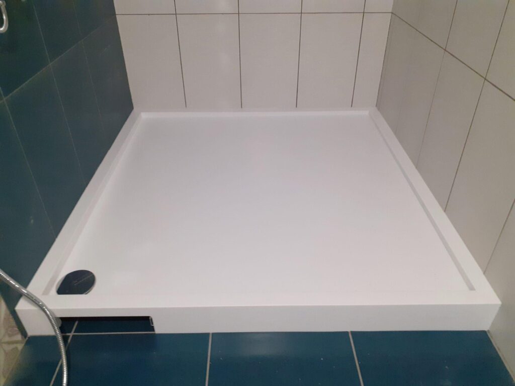 Душевой поддон из искусственного камня для ванной комнаты изготовлено в правила камня